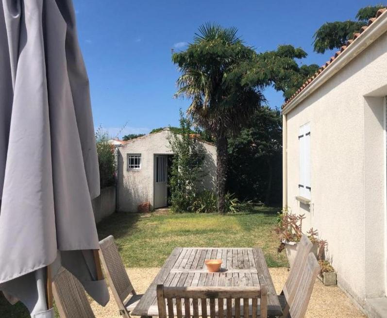 Willa Agreable Maison Ensoleillee Avec Jardin Arbore Le Château-dʼOléron Zewnętrze zdjęcie